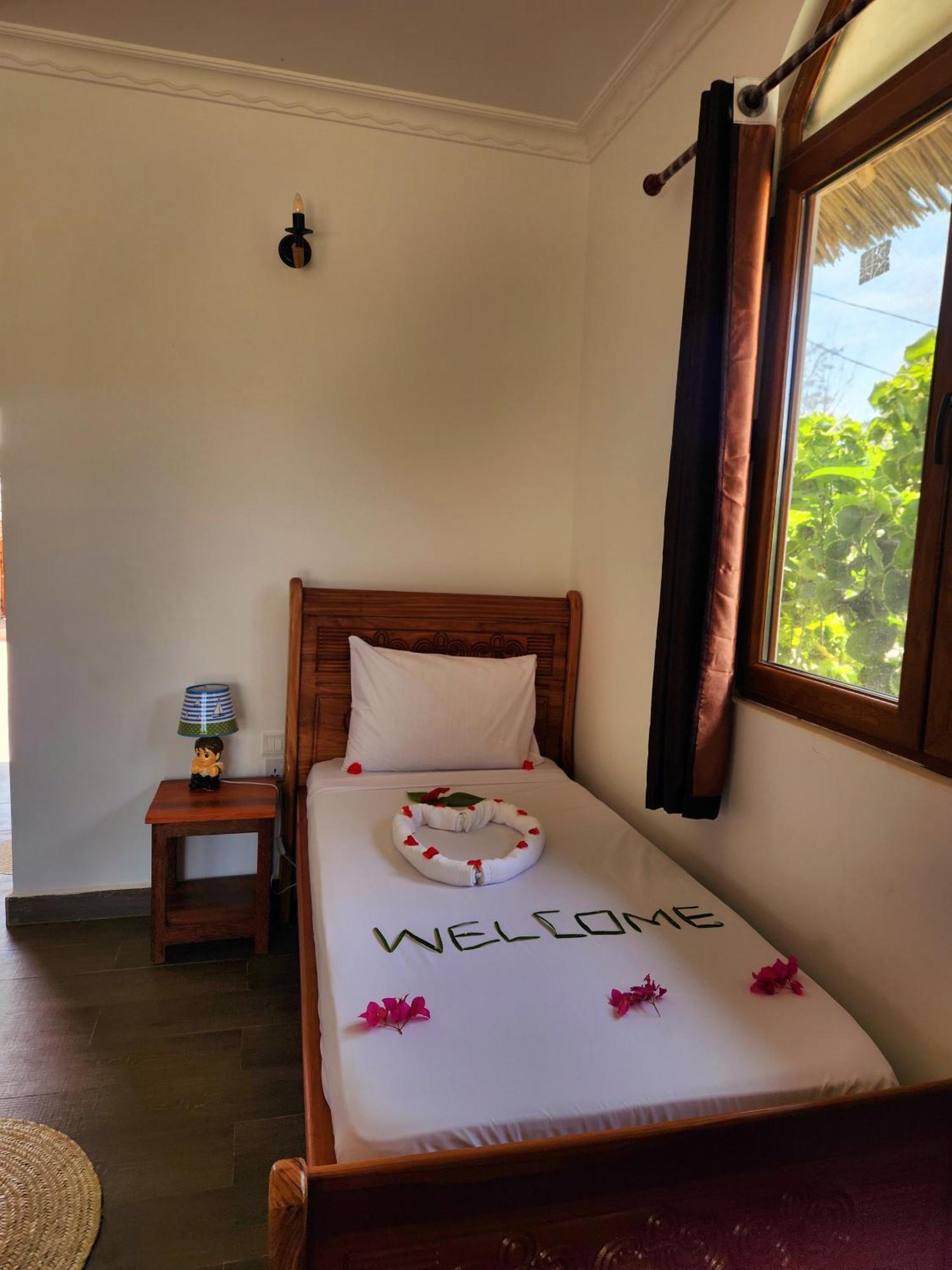 Almas Beach Boutique Hotel Makunduchi Ngoại thất bức ảnh